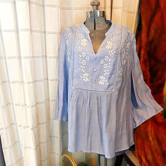Andrew Marc Tops - Lovely. Marc New York Andrew Marc Blouse